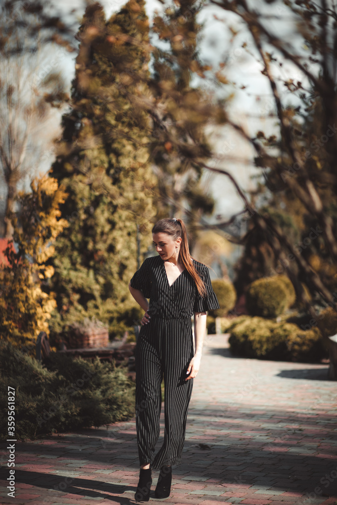 Fototapeta premium beautiful model on the city streets