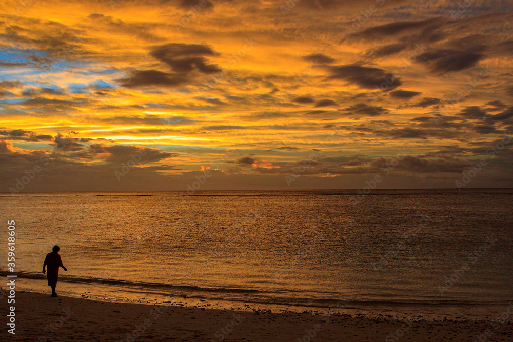 Beginnender Sonnenuntergang auf Mauritius