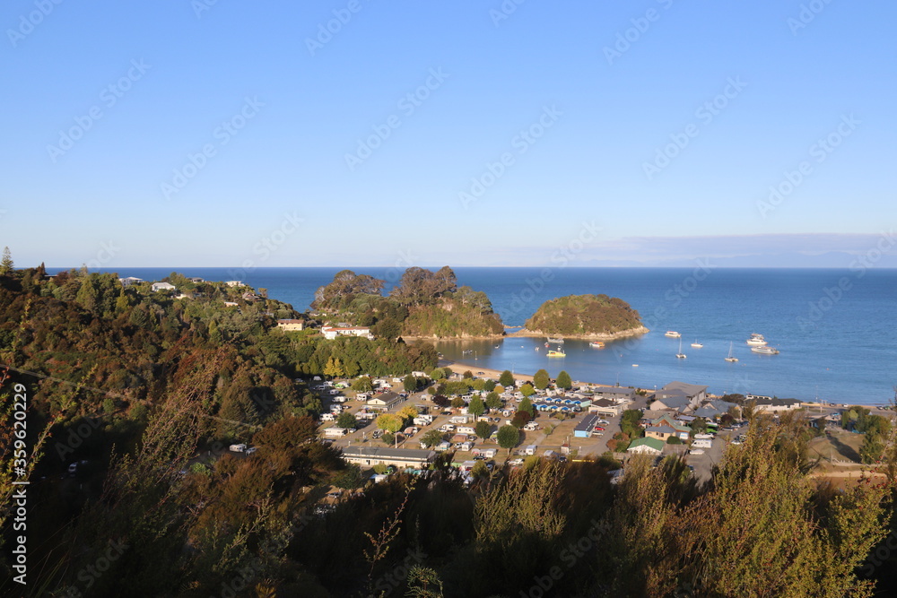 Village et baie de Kaiteriteri, Nouvelle Zélande