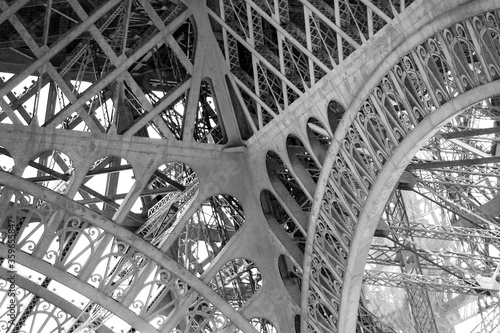 Patterns and design of metal structures and attachment points and intersections