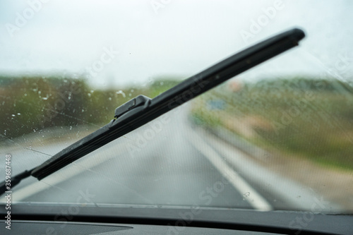 The old wiper blade does not wipe the windshield well from the rain