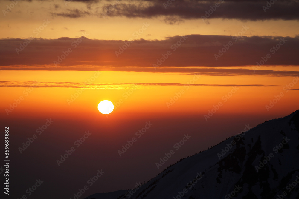 室堂の夕日(大日岳) 室堂の夕日(大日岳)