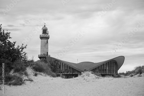 Warnemünder Hafen mit Schiffen und Möven photo