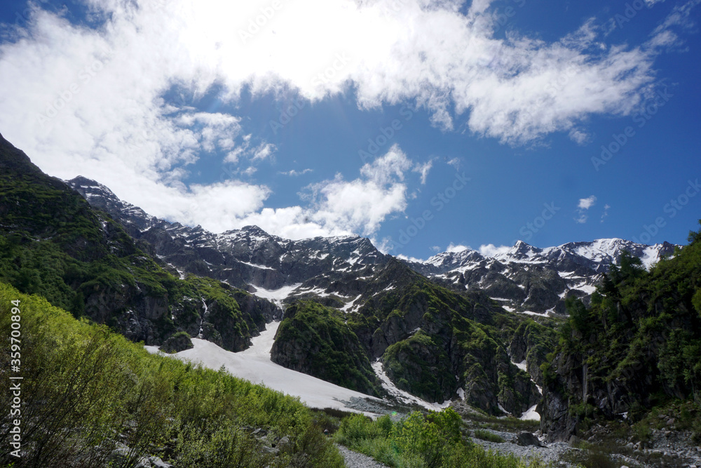 Veduta delle Cascate del Narcanello e Vedretta del Pisgana in alta Vallecamonica, provincia di Brescia, Italia