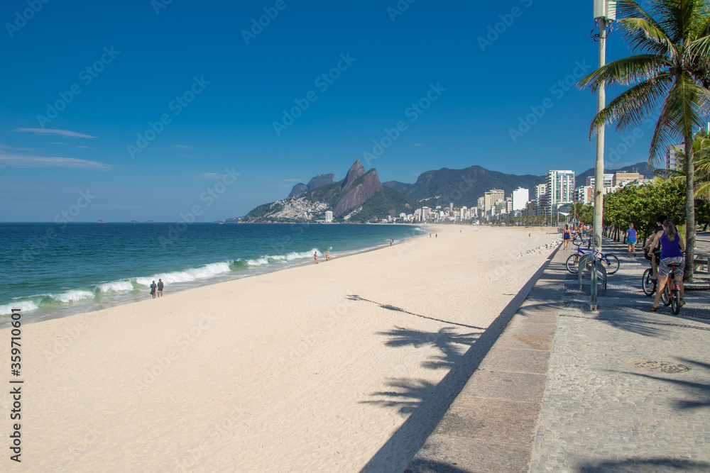 Fototapeta premium Ipanema beach deserted during the quarantine during Covid-19 Coronavirus outbreak