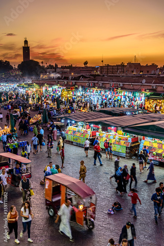 Obraz na płótnie Jemaa el-Fnaa is a square and market place in Marrakesh's medina quarter (old city). It remains the main square of Marrakesh. w salonie