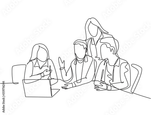 One single line drawing of young business men watching laptop screen during meeting with colleagues at office room. Brainstorming ideas concept. Continuous line draw design graphic vector illustration