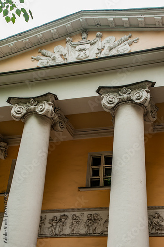 In the 18th century, the princes Shcherbatov built the city manor in the Baroque style. Then it was purchased by General N. Z. Khitrovo and rebuilt part of the house in the classic style    photo