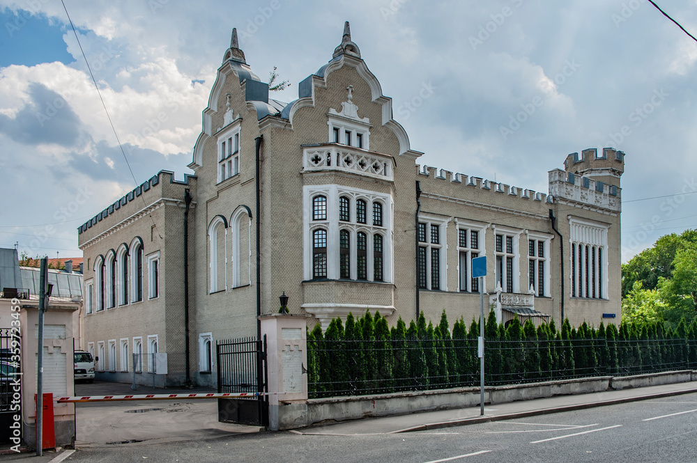 Major Russian Industrialist’s barons Knop built their estate in the style of a German castle. Next to the estate, a Lutheran Cathedral was built with their money. Major Russian Industrialist’s barons Knop built their estate in the style of a German castle. Next to the estate, a Lutheran Cathedral was built with their money.