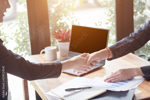 Businessmen agree to partner in the trade,Accountant working at office,Manager present the work to customers,Boss training,Export conference report,Employees worried about export decline.