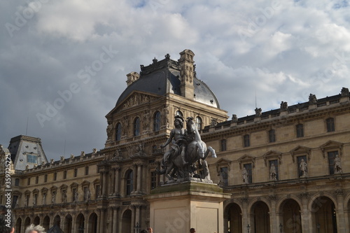 Estatua. Paris. © Andrea