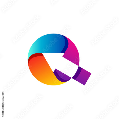 letter Q and arrow with gradient style for your business
