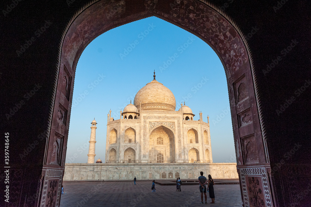 Fototapeta premium C-0128 A view of the Taj Mahal-9 Photographed at the Taj Mahal in Agra, India in April 2019. 
