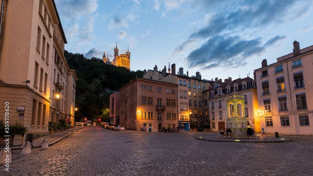 Place Saint Jean in Lyon at blue hour

