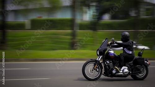 bike, motorcycle, motorbike, speed, biker, fast, race, sport, motor, rider, road, bicycle, racing, motion, helmet, ride, street, city, blur, motocross, competition, transport, action, engine, cycling