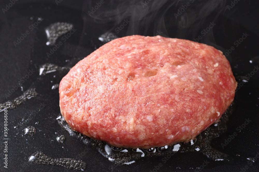ハンバーグのパテを焼く ハンバーグのパテを焼く