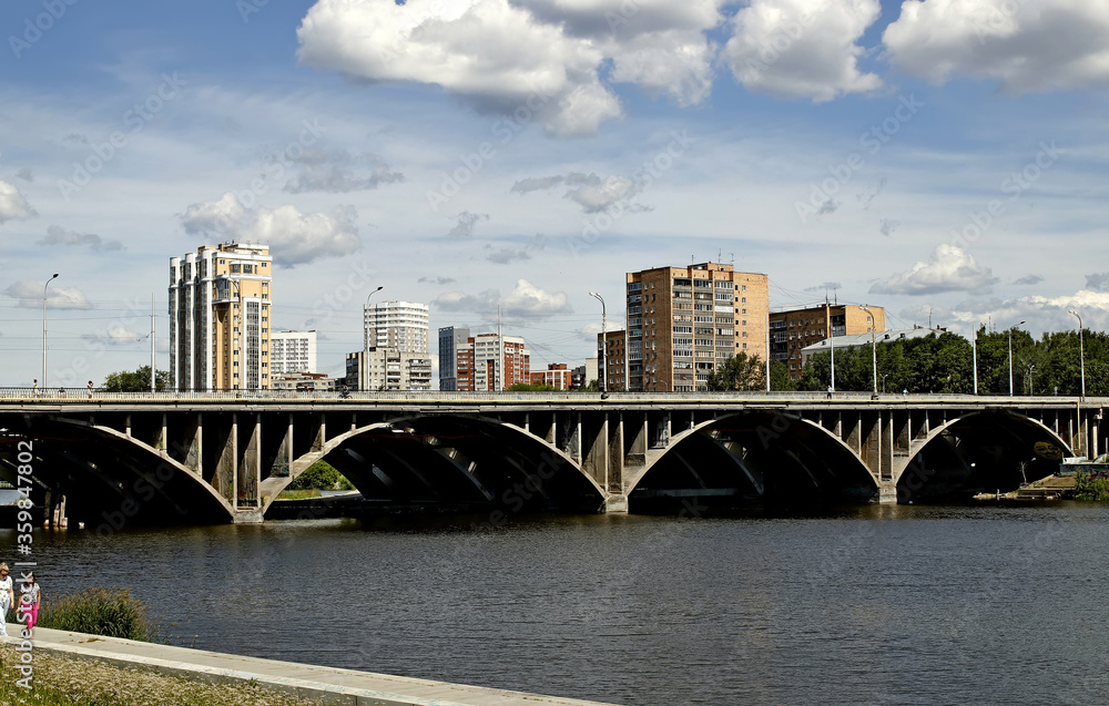 Obraz premium bridge over the river