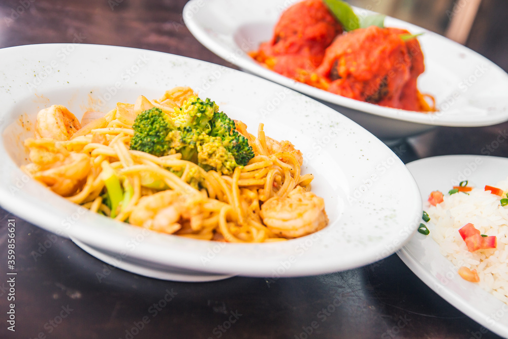 Platos de menu restaurante