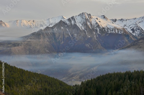 Panorama vers Argelès Gazost depuis le Val d'Azun, col du Soulor, Hautes Pyrénées, France photo