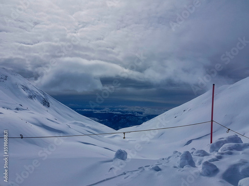 peisaje con nieve en la montaña photo