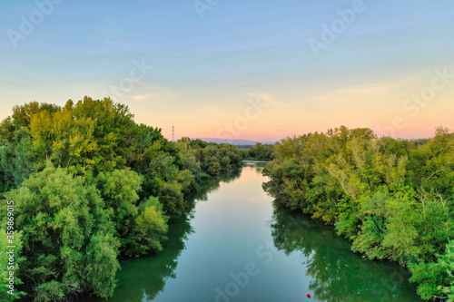 rio con color verde de los arboles photo