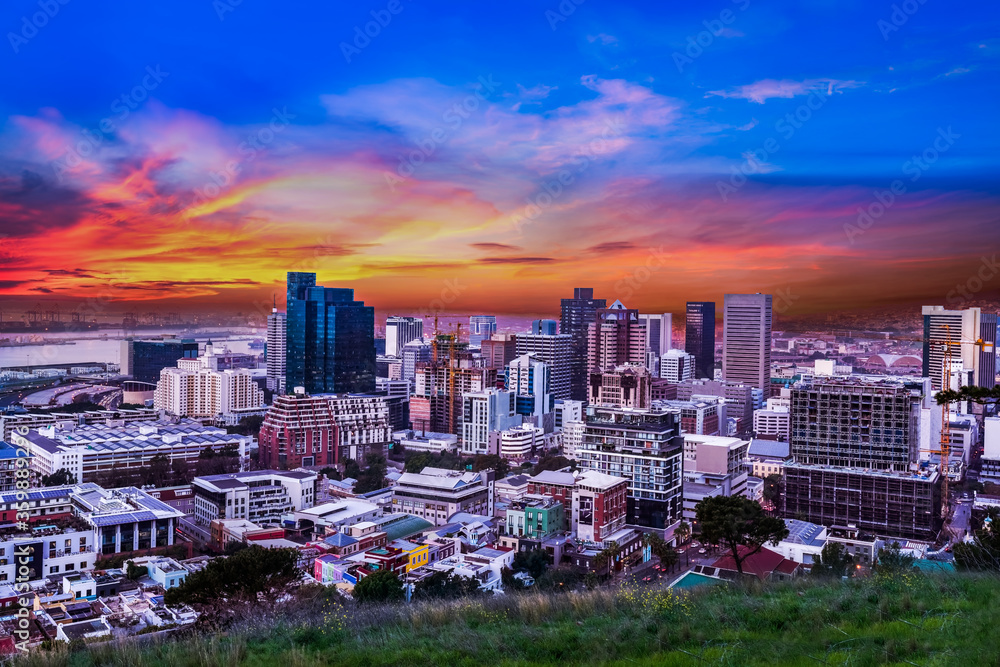 Fototapeta premium Cape Town City CBD skyline during twilight sunset