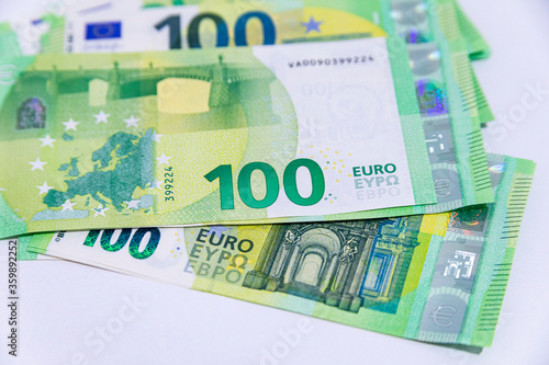 100 euro banknotes
