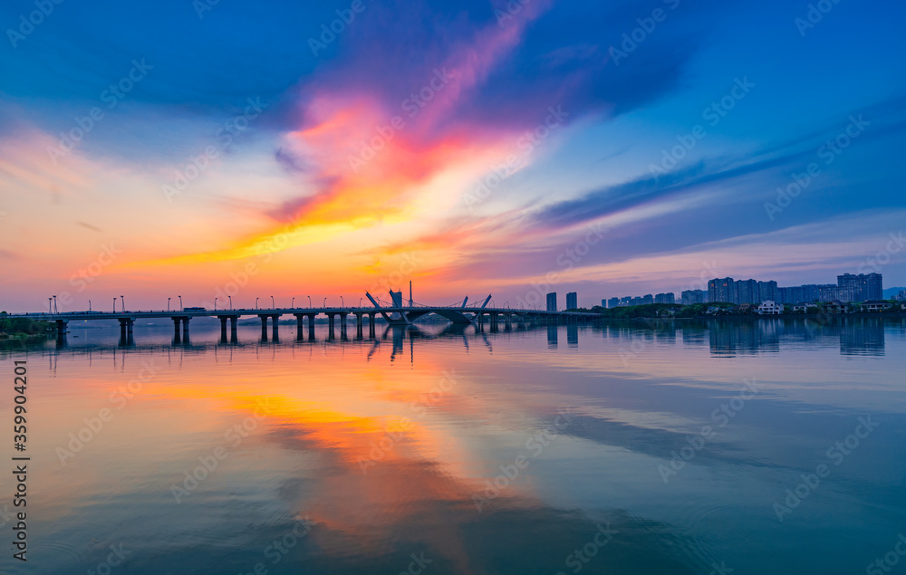 Dusk scenery of Li Lake bridge, Wuxi City, Jiangsu Province, China Dusk scenery of Li Lake bridge, Wuxi City, Jiangsu Province, China