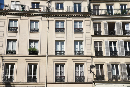 Immeubles parisiens, France