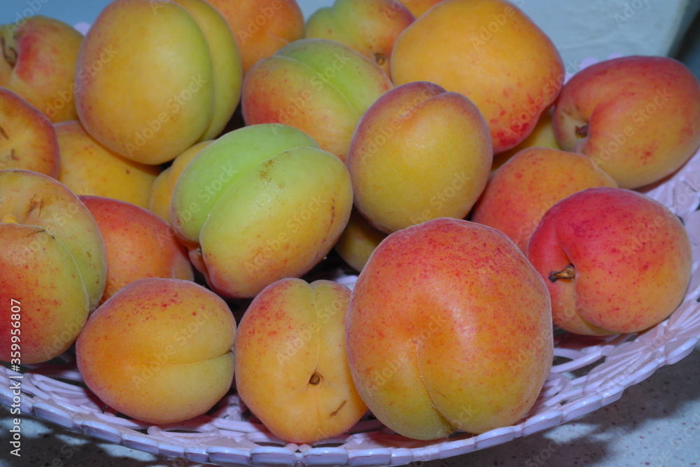 peaches in a basket