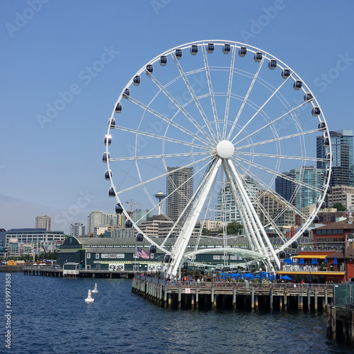 Washington's Great Wheel on the waterfront of downtown Seattle.  