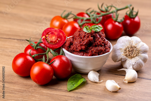 Fresh tomato and tomatoes p...
