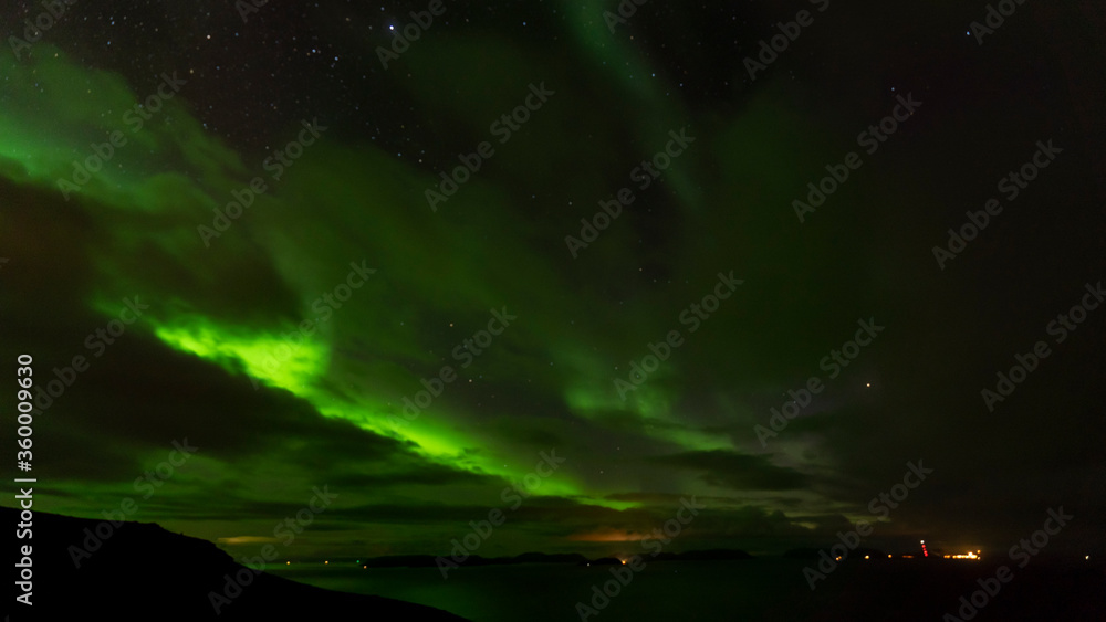 Polarlichter über Havoysund, Finnmark, Norwegen Polarlichter über Havoysund, Finnmark, Norwegen