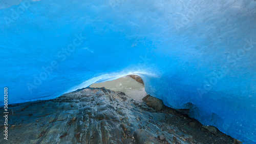 Under the blue ice of Glaci...