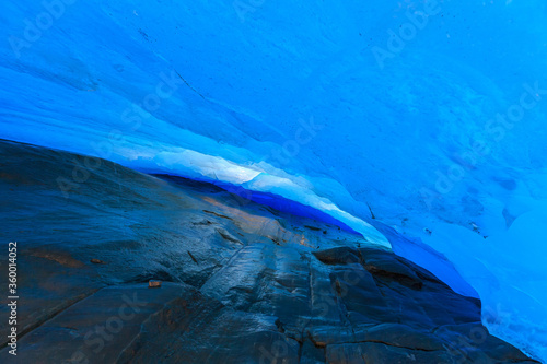 Under the blue ice of Glaci...