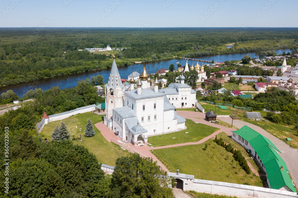 Fototapeta premium Trinity Cathedral of the Trinity-Nikolsky monastery in Gorokhovets