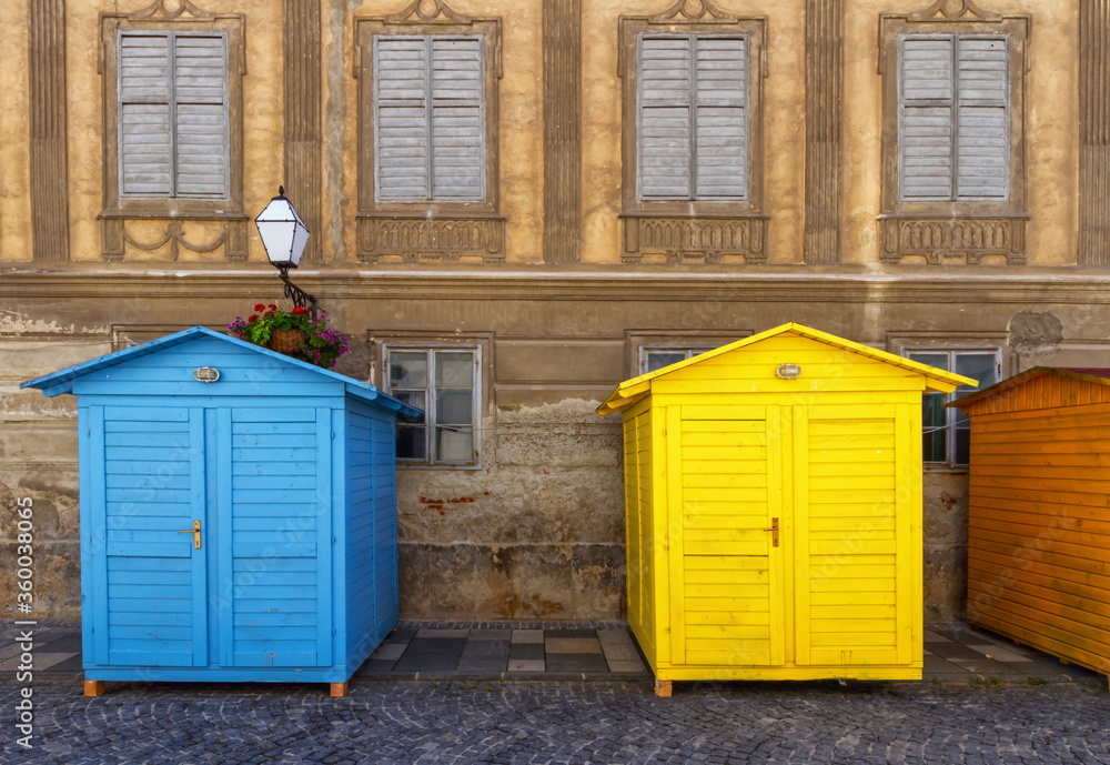 Φωτογραφία Building facade and little wooden houses in old town of Varazdin, Croatia
