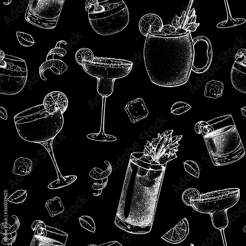 Cocktails hand drawn seamless pattern. Vector illustration. Alcoholic cocktails sketch set. Engraved style. Design template for bar.