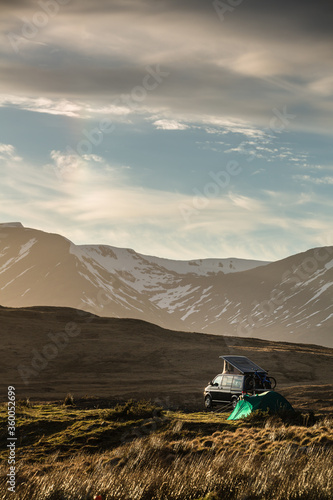 Canvastavla Highlands of Scotland - someone found a lovely spot for tonight - camper and a t