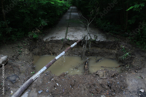 Dug a concrete slab which prohibits travel. The largest secret facility of the USSR is the anti-nuclear bunker 1180. photo