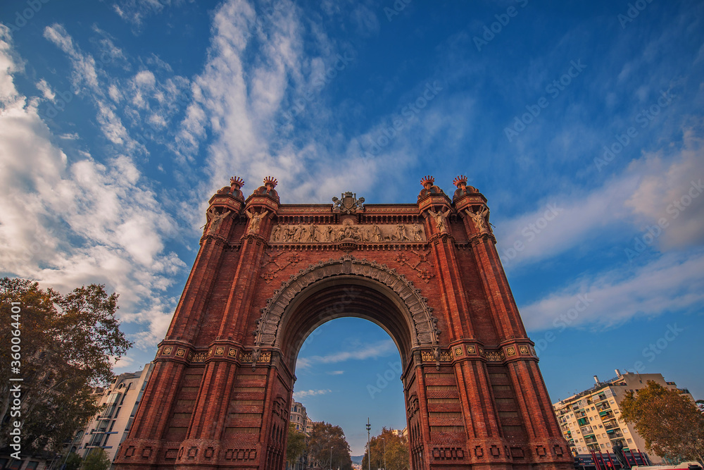 triumphal arch in barcelona spain