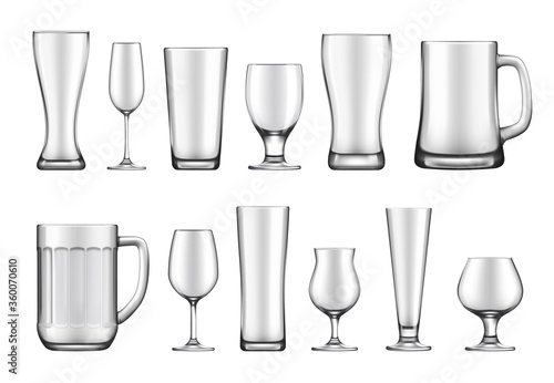 Glass goblet, mug and jar realistic vector mockup set. Wineglass and flute, beer weizen, pilsner and tankard, belgian, snifter glass for cognac. Bar, restaurant glassware for alcohol drink