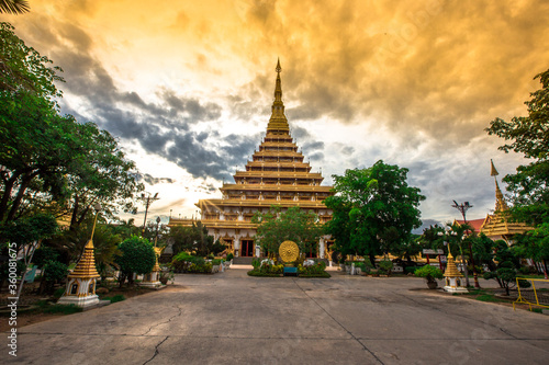 Background of the major tourist attractions in Khon Kaen  Phra Mahathat Kaen Nakhon  is a large pagoda with 9 floors  Thai tourists and foreigners come to see the beauty and travel in Thailand always.