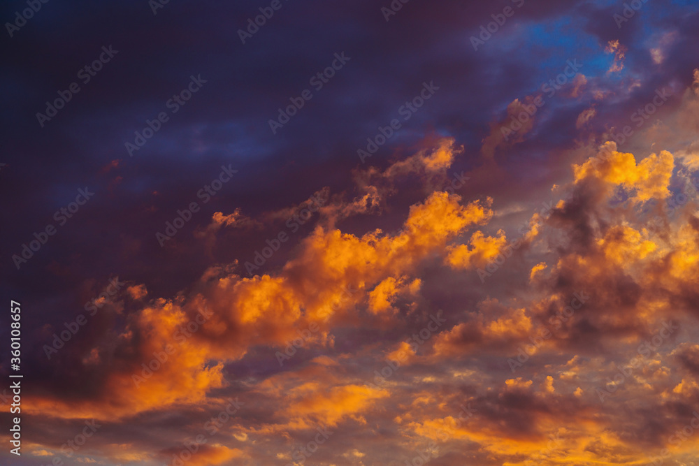 Fototapeta premium Beautiful evening sky with incredible clouds, background, texture, amazing nature.