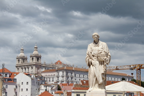 Obraz na płótnie statue of saint vicente in lisbon w salonie