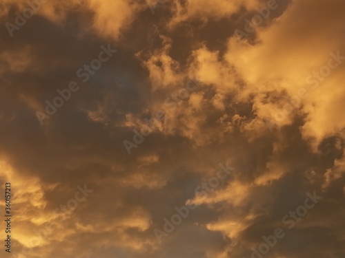 clouds at sunset © Pedro