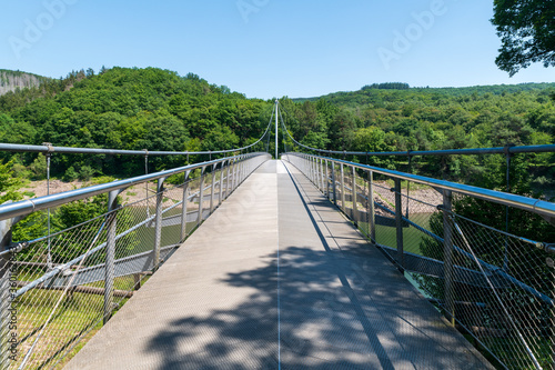 Victor-Neels-Brücke über die Urfttalsperre nach Vogelsang