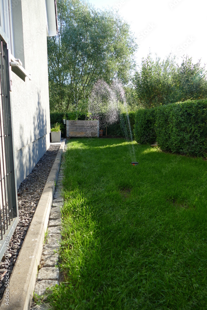 Automatische Gartenbewässerung Sprinkleranlage Automatische Gartenbewässerung Sprinkleranlage