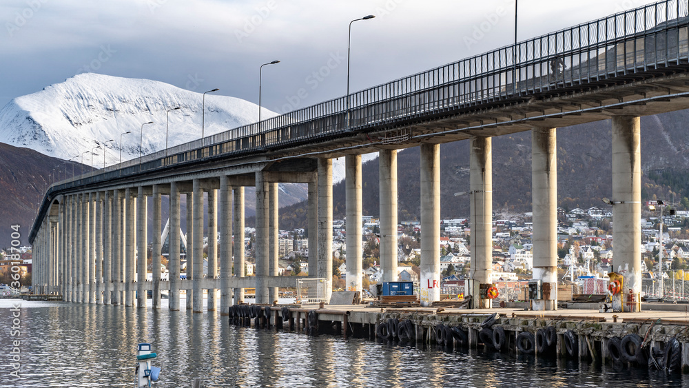 Tromsö Brücke, Tromsö, Finnmark, Norwegen Tromsö Brücke, Tromsö, Finnmark, Norwegen