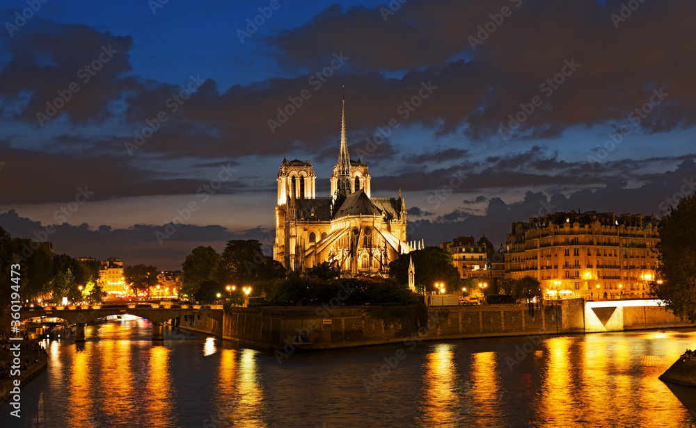 Sunset in Paris with the Notre Dame